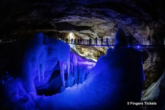 5 Fingers Tickets – Hallstatt & Ice Cave & 5 Fingers Private Trip From Salzburg