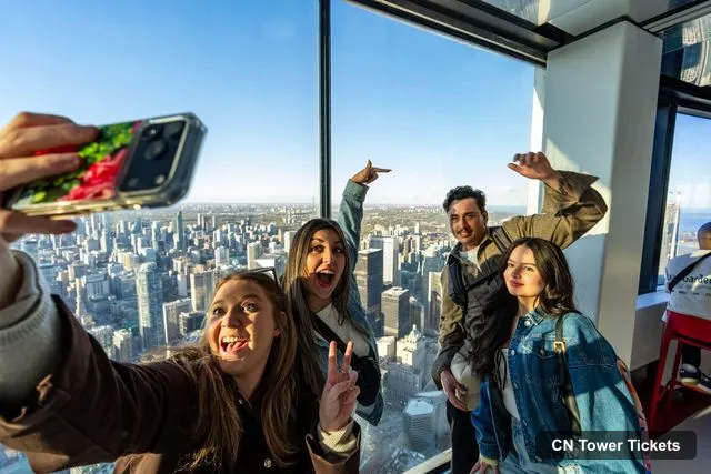 CN Tower Observation Deck Tickets – Small Group Tour with CN Tower Entry