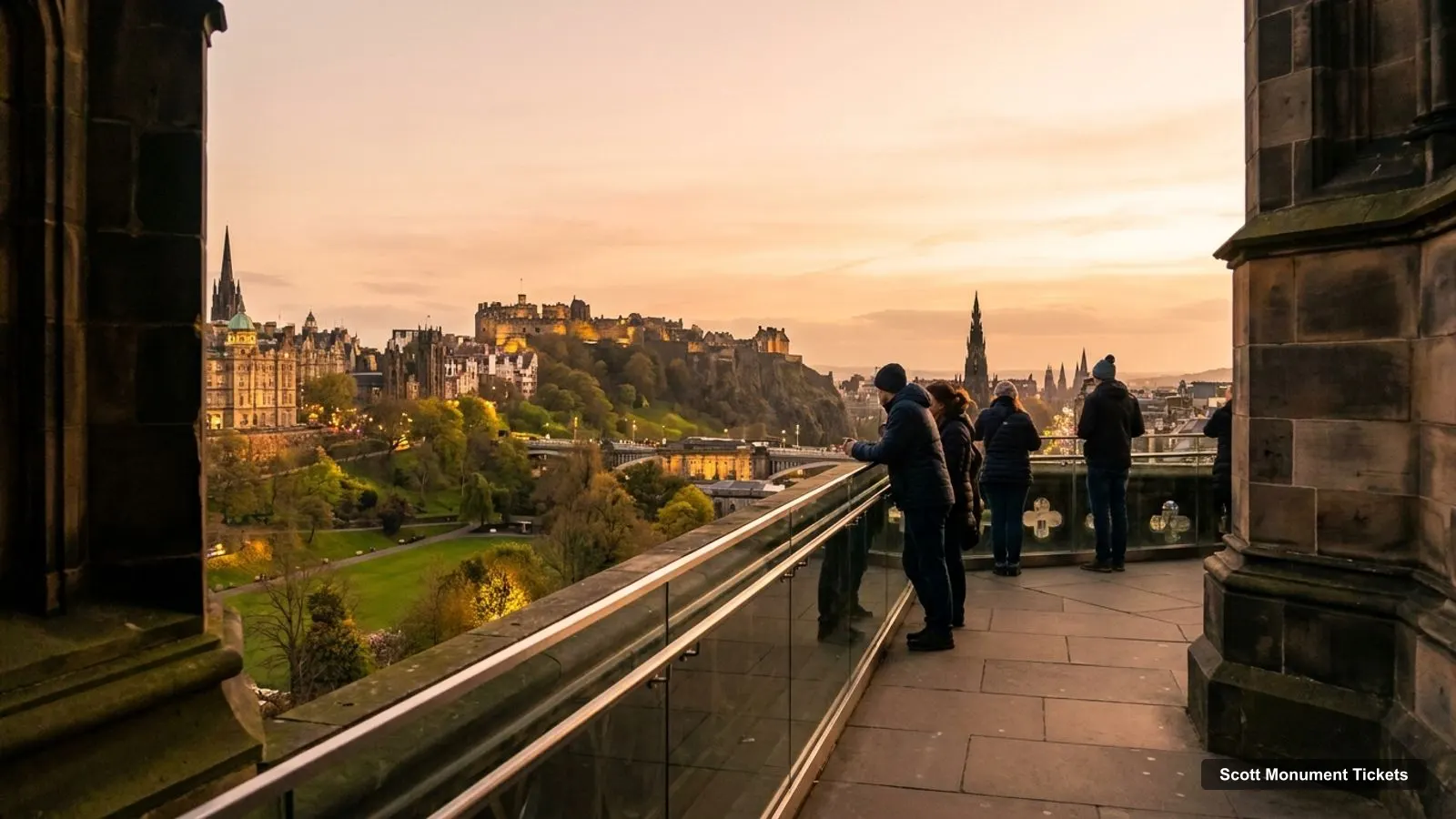 Scott Monument Tickets – view from the observation deck over Princes Street Gardens and Edinburgh Castle